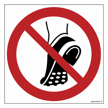 GA035 It is forbidden to enter in shoes with metal soles