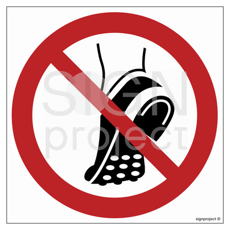 GA035 It is forbidden to enter in shoes with metal soles